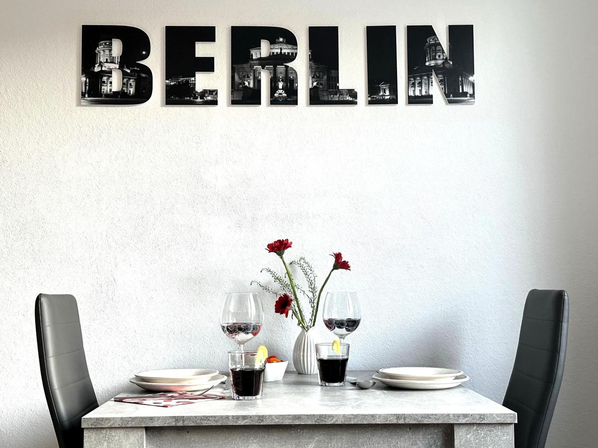 "Ideal" - Berlin Zu Zweit - Citynah, Verkehrsguenstig, Wlan, Supermarkt, Flexibler Check-In Exterior photo