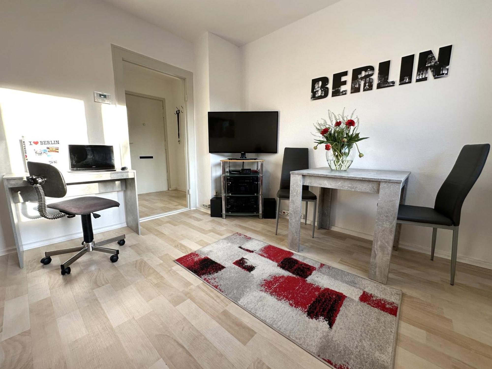"Ideal" - Berlin Zu Zweit - Citynah, Verkehrsguenstig, Wlan, Supermarkt, Flexibler Check-In Exterior photo